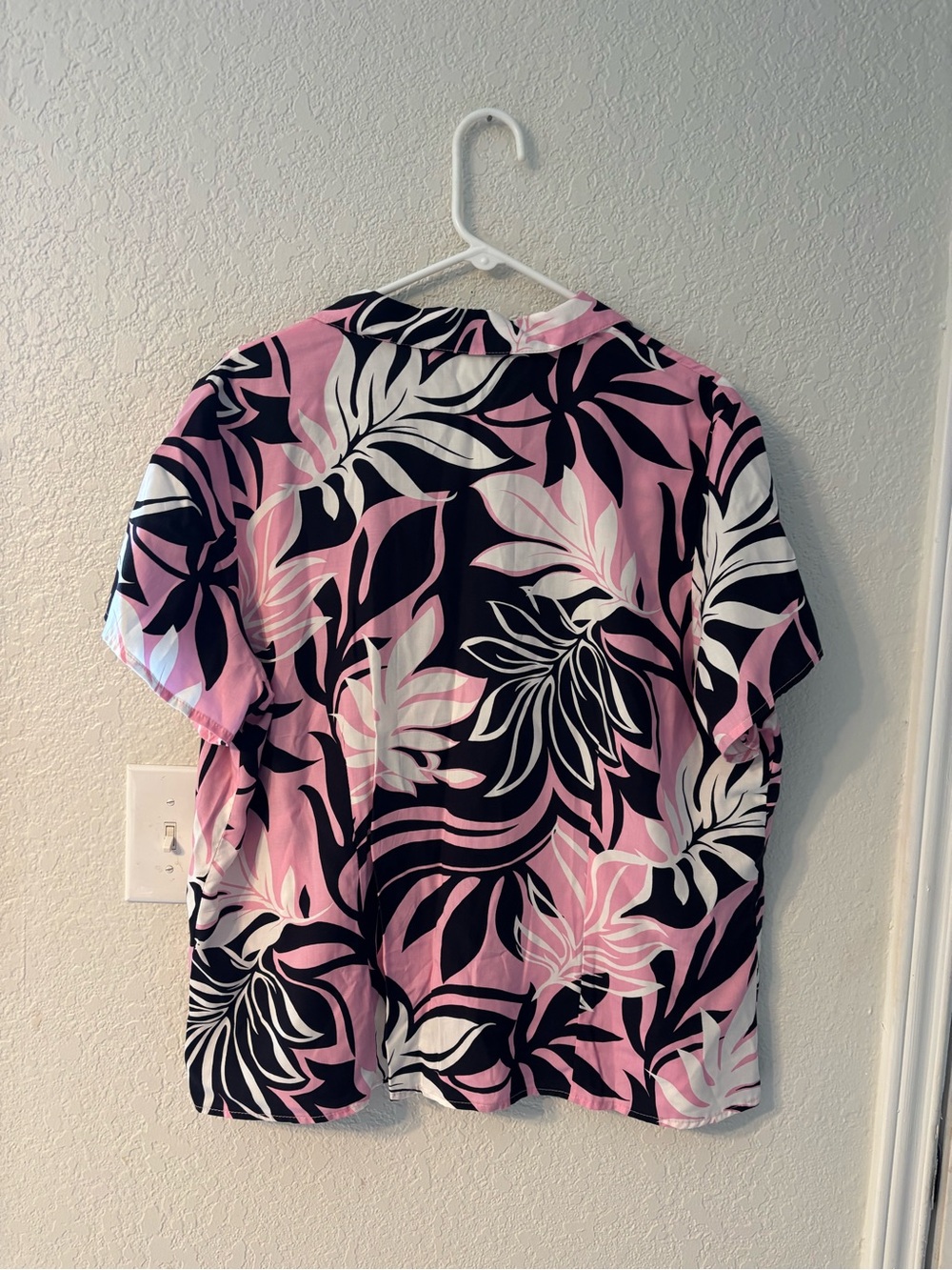 COASTAL COTTAGECORE: Hawaiian Reserve Pink & Black Leaf Resort Blouse XL - Picture 2 of 7